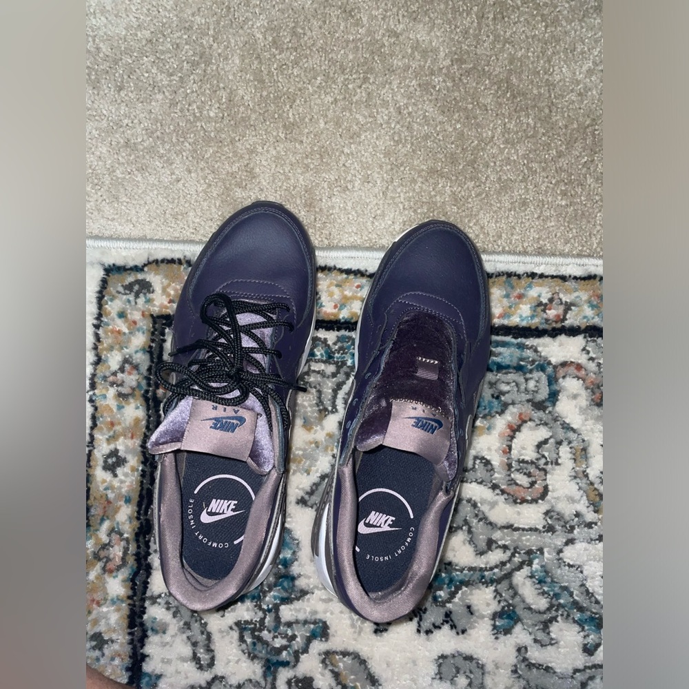 Womens sz 9 Nike air max
